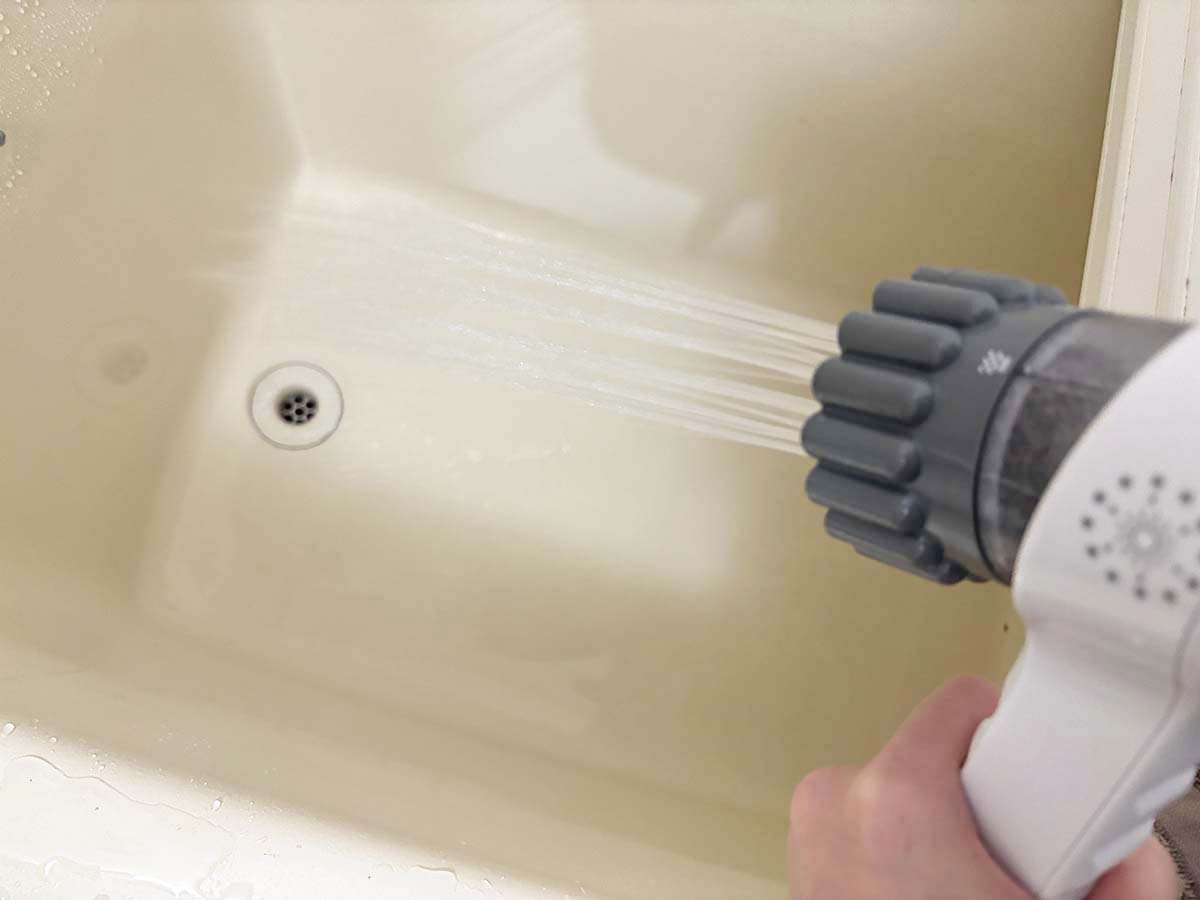 通常のシャワーに近いスプラッシュストレート。髪を洗うときと湯船にお湯を溜めるときに使っています