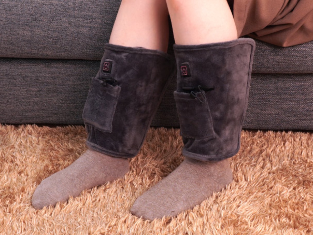 足首を温めるヒーター内蔵のレッグウォーマー