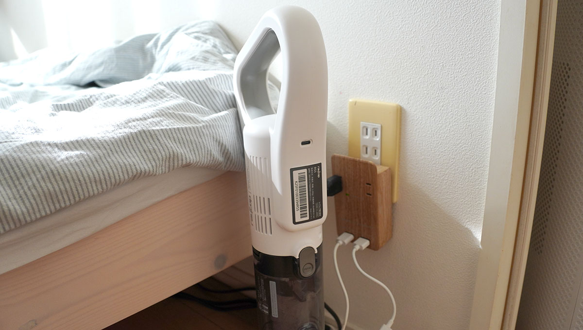 充電端子は、汎用性の高いUSB Type-C方式を採用している。専用のACアダプターを用意する必要がないため、スマホケーブルで気軽に充電できる