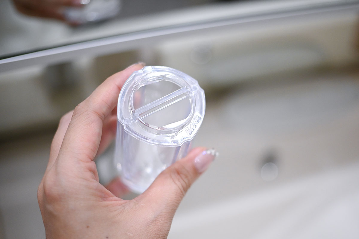 水を入れる側には文字が書かれているので、しっかり確認