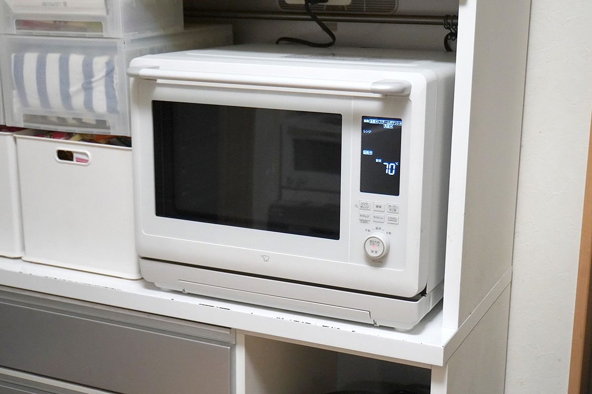 象印マホービンの「EVERINO ES-LA30」。電子レンジ、オーブン、グリル機能が利用できる30L容量のオーブンレンジ