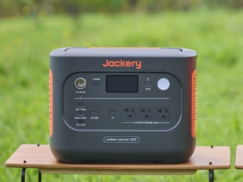 Jackeryポータブル電源、容量1500Whでも置きやすいサイズ - 家電 Watch