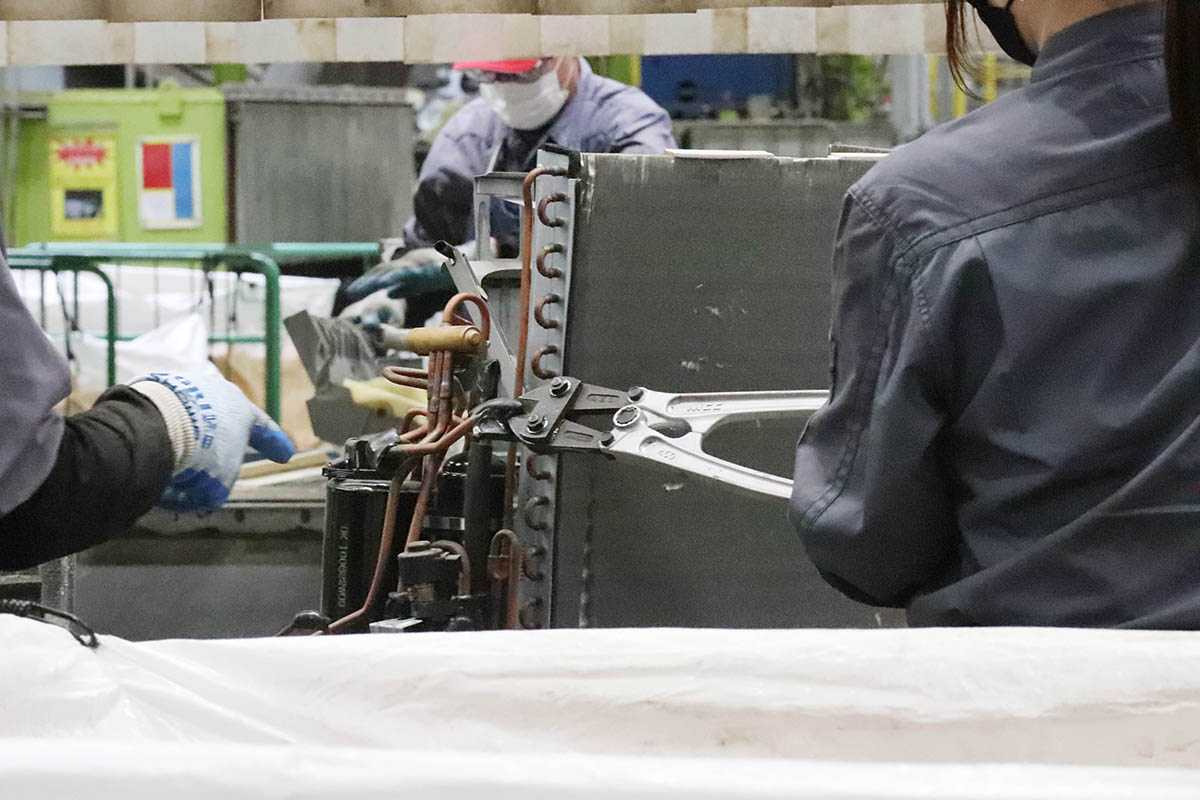 素材として再生する「リサイクル」の工場