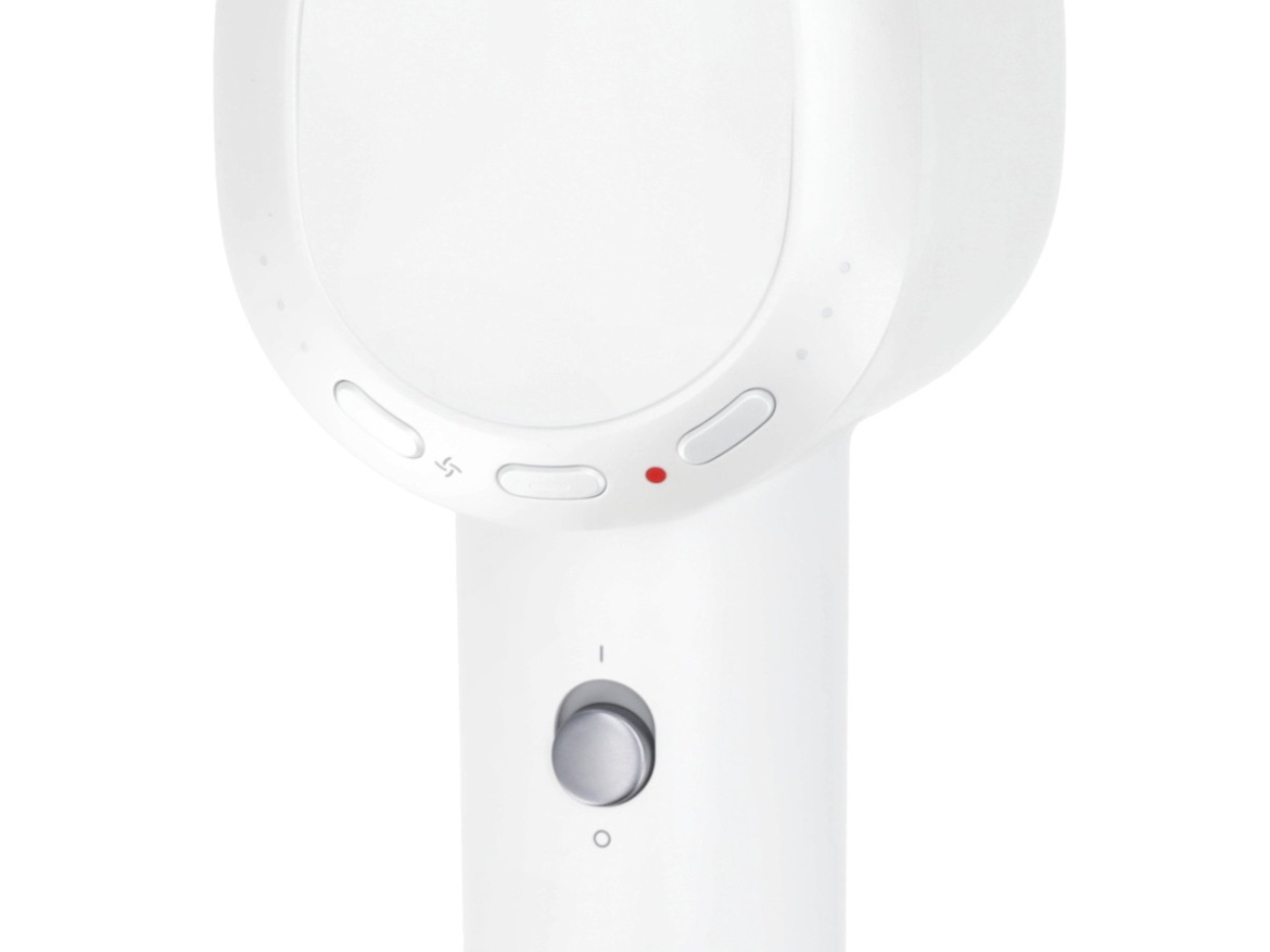 風温/風速/モード切り替えは背面のボタン操作で行なう