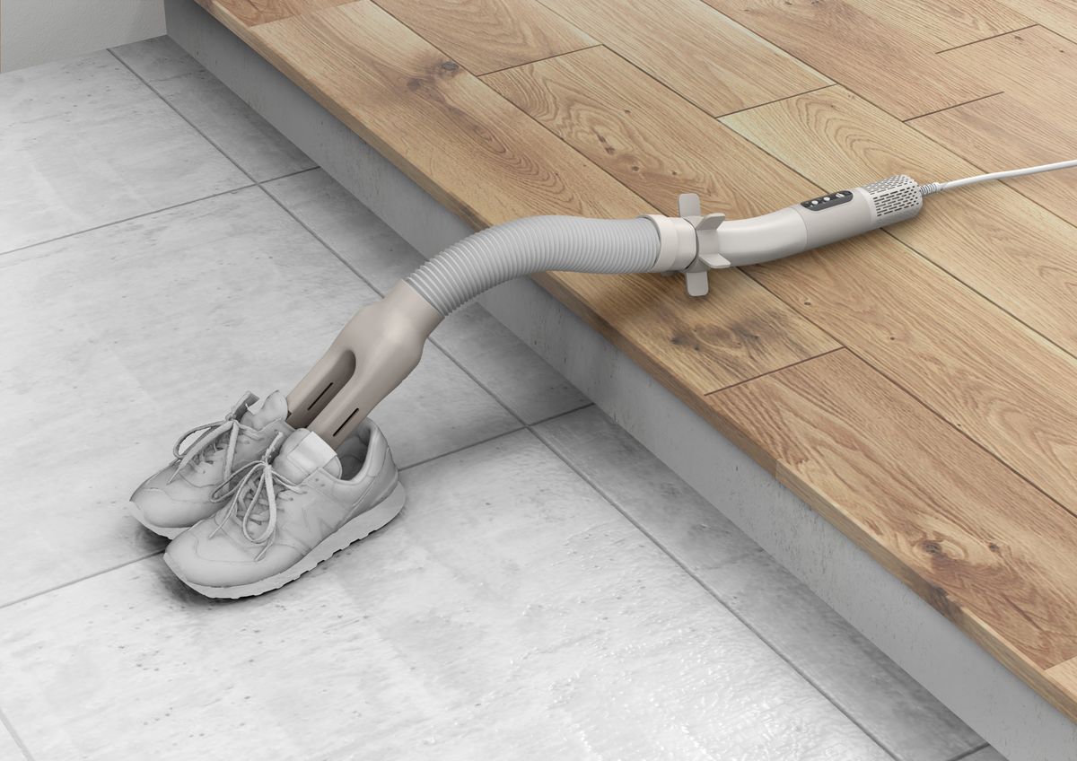 靴乾燥用アタッチメントで上履きやスニーカーを乾かす