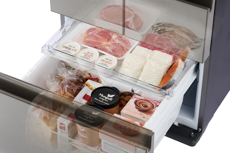 ジャイアントフリーザーを配置(写真はCŌRISTA)