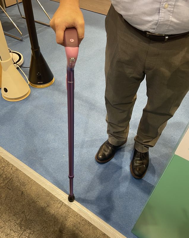 ライトが付いているほかGPS機能付きで居場所がわかる