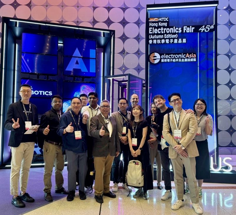 香港エレクトロニクスフェアを主催する香港貿易発展局から招待された各国のジャーナリストたち