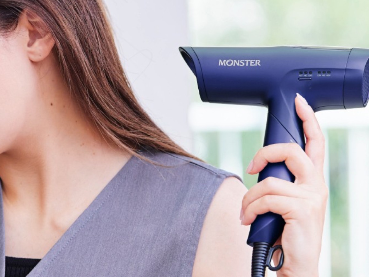 使いやすい軽量タイプのドライヤー