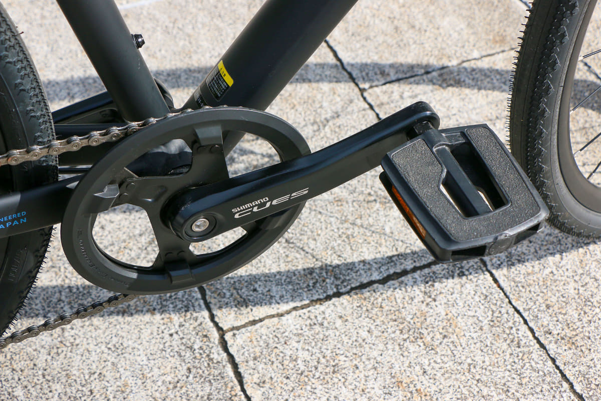 クランクも「CUES」が装着されている