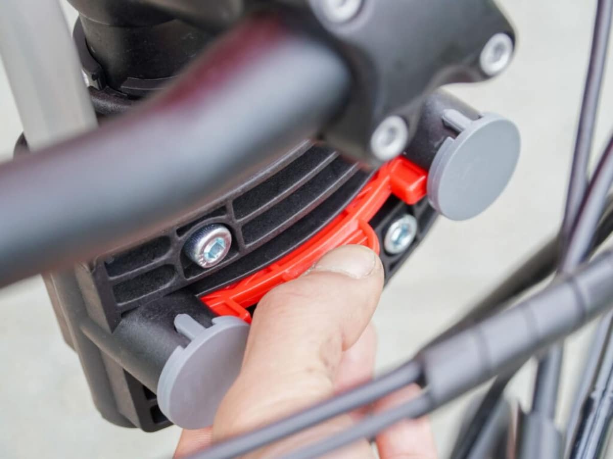 本体の着脱もワンタッチで簡単