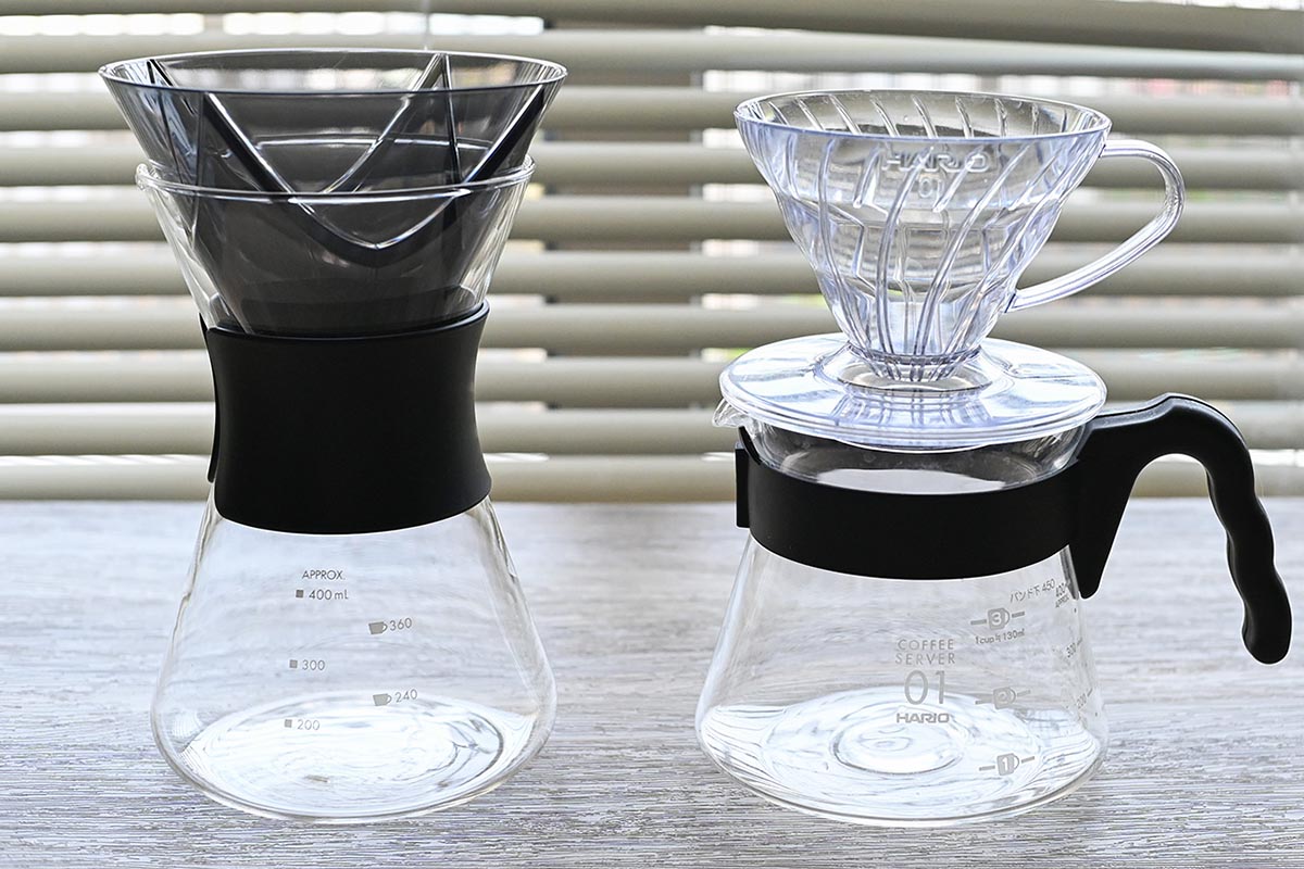 ハリオの「V60コーヒーサーバー450」＋「V60透過ドリッパー」の組み合わせ(写真右)と比較すると、少し高さはありますが、その分スリム。置き場所に困ることはなさそうです