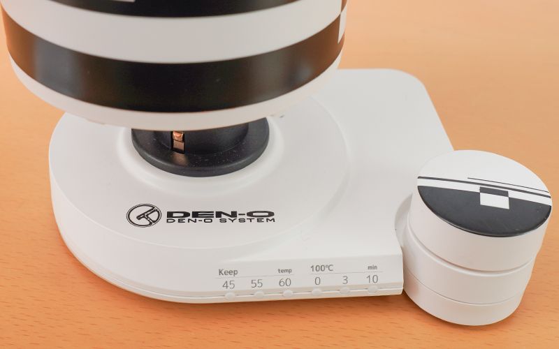 プレートに電王マークをあしらった