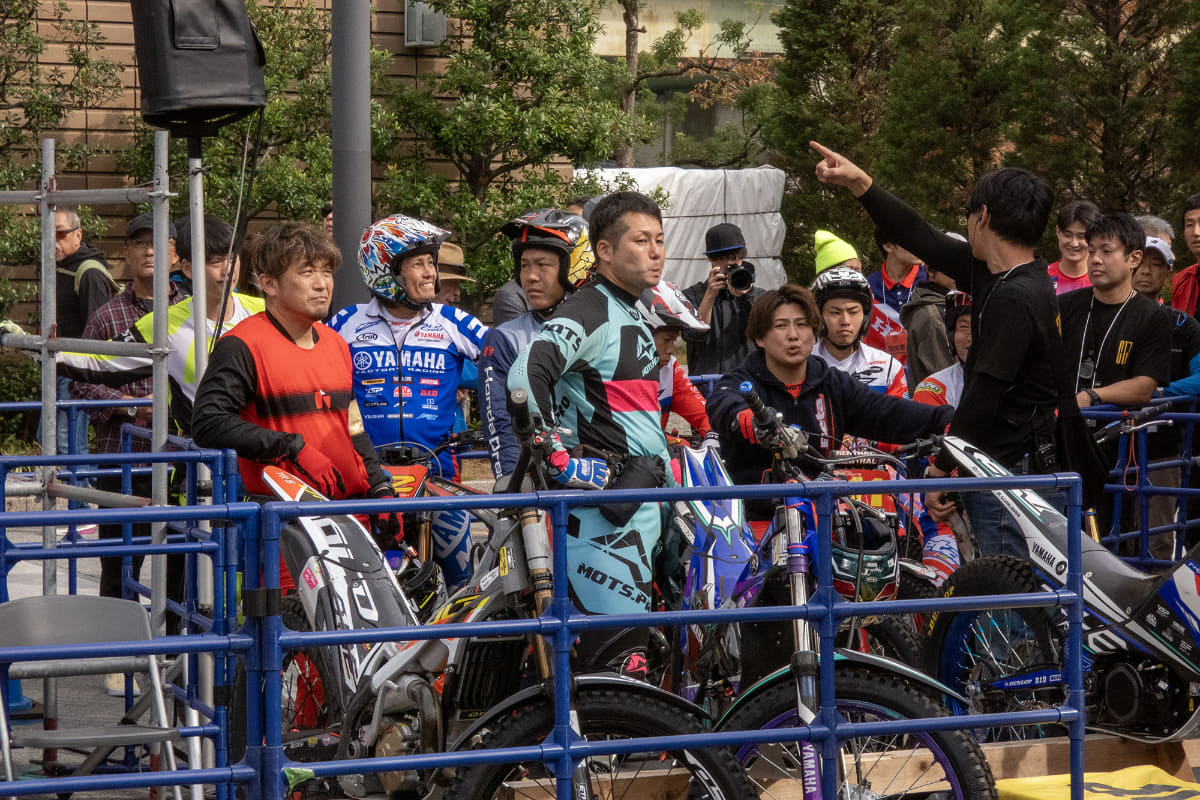 予選に挑む選手たちが集まってきました