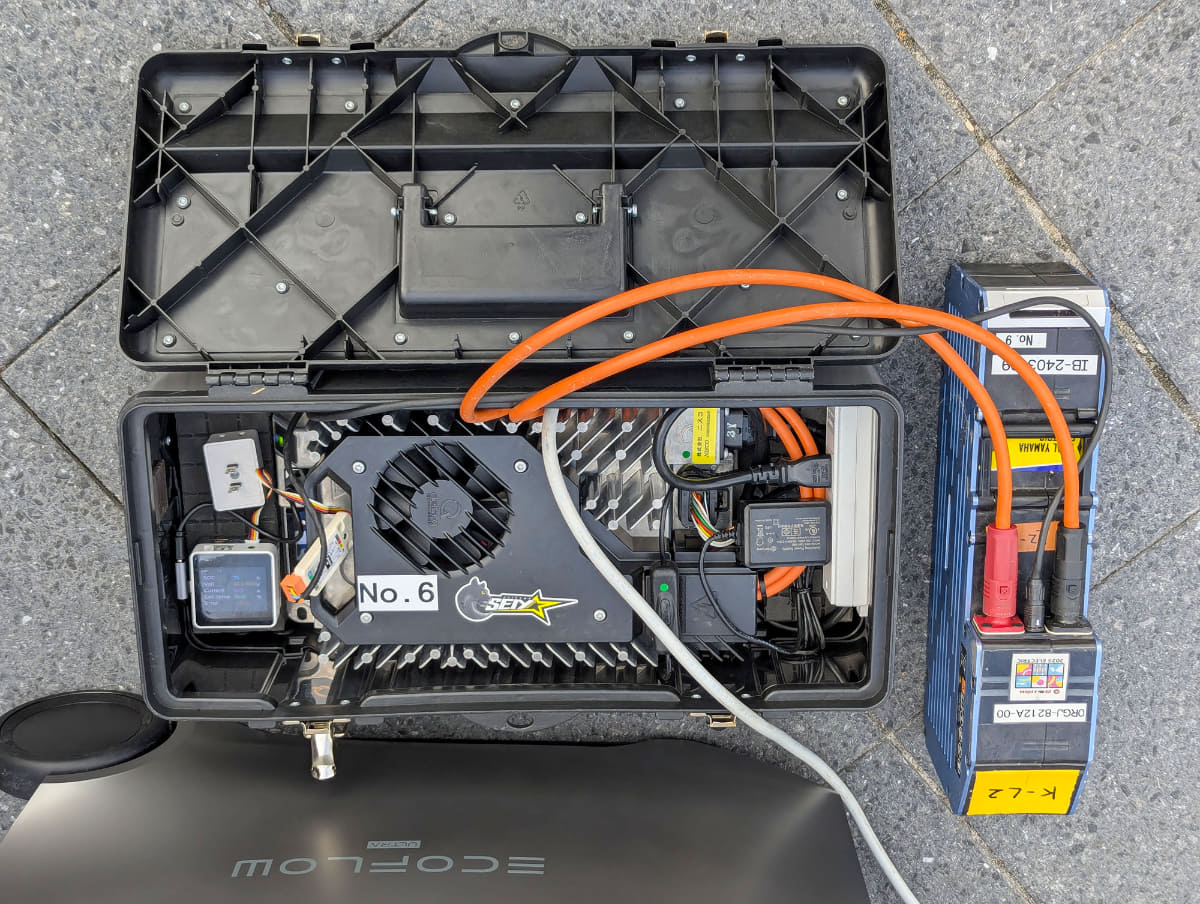 電動トライアルバイクの充電器