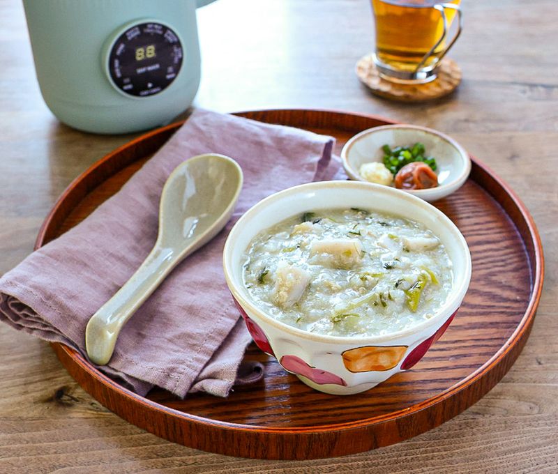 「温活でぽかぽか! れんこんと鶏のしょうが粥」の調理例