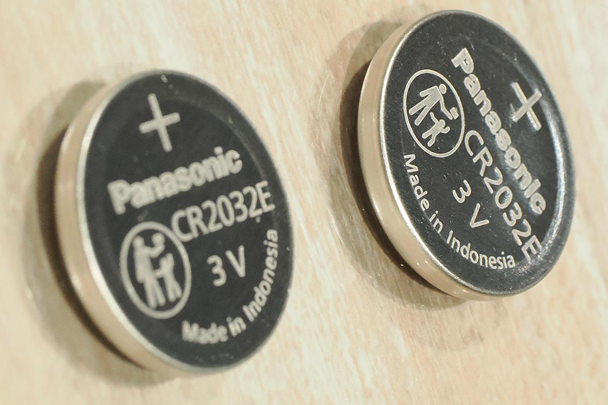 コイン電池本体