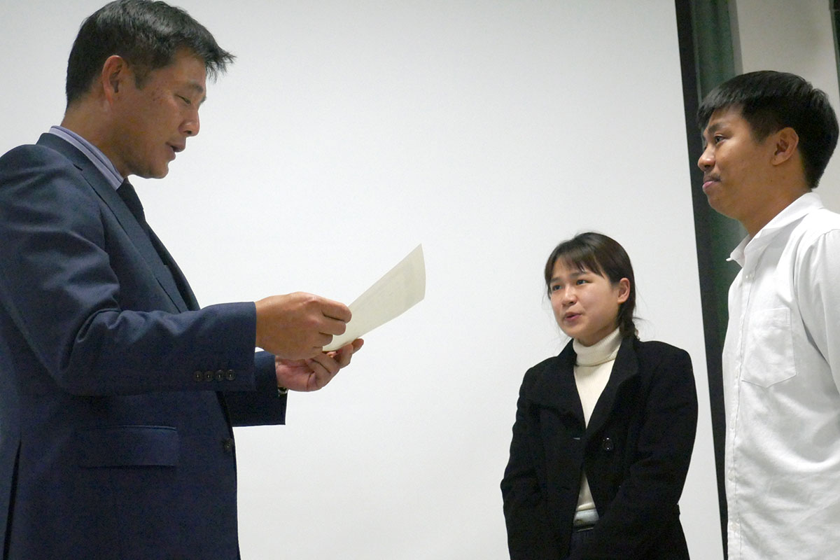 入賞者には田村信也社長から賞状が贈られた