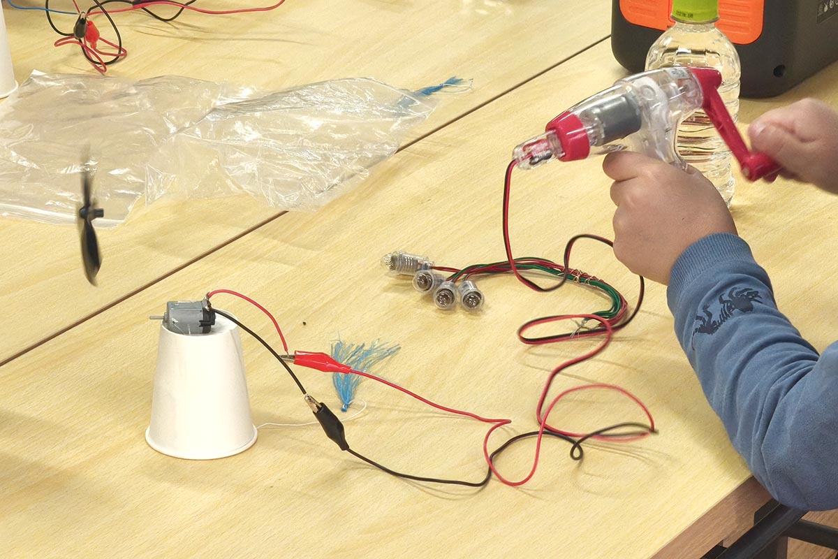 勢いよく回転したプロペラが飛んでしまう一場面も。それくらい強力な回転だったようです