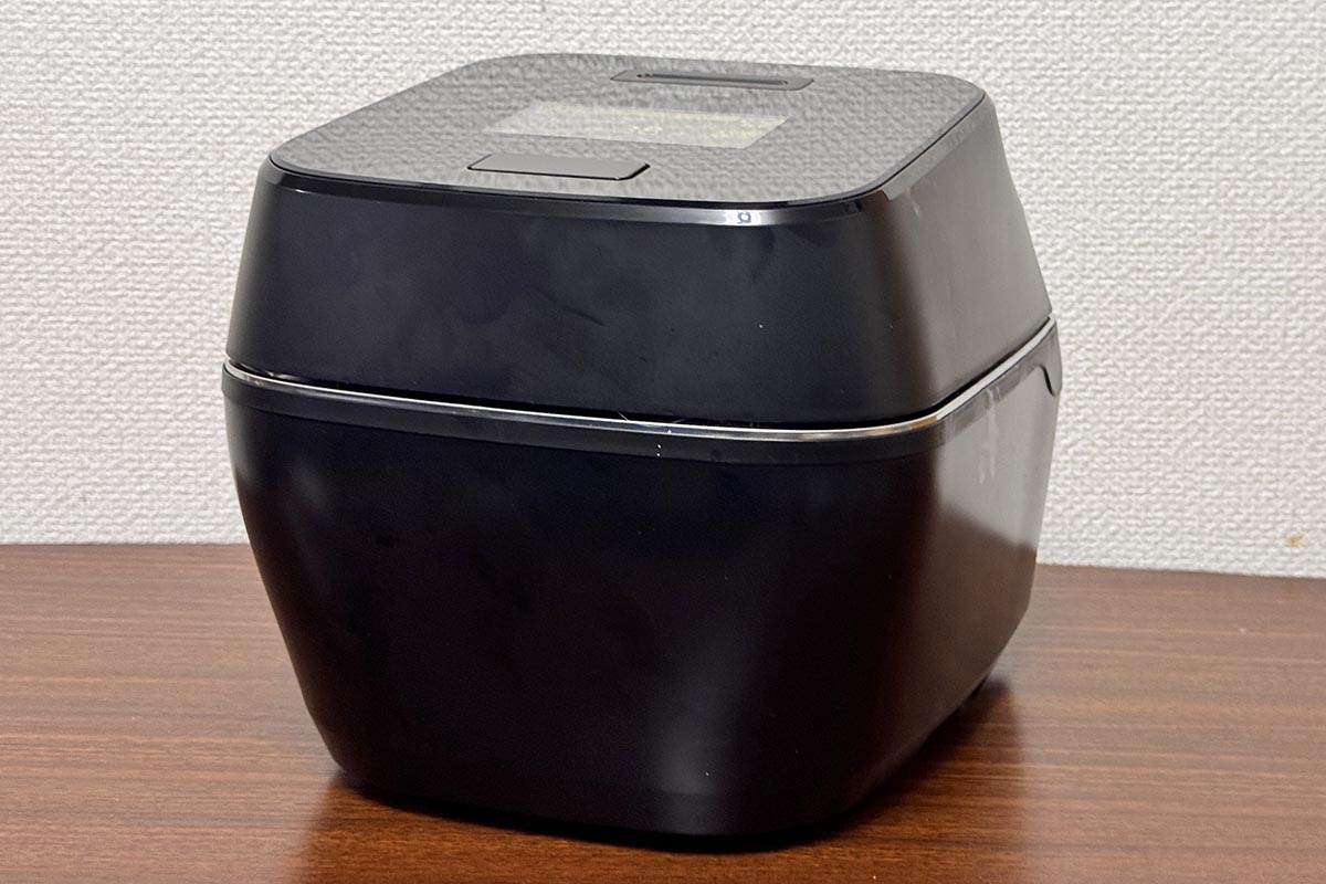 東芝の炊飯器「炎匠炊き RC-10ZWX」