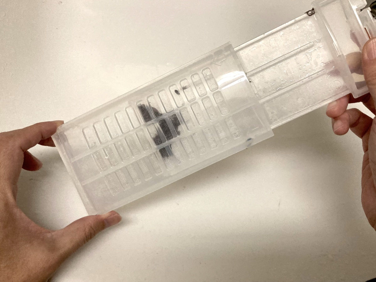 ゴミ捨て簡単な糸くずフィルターを掃除するだけ