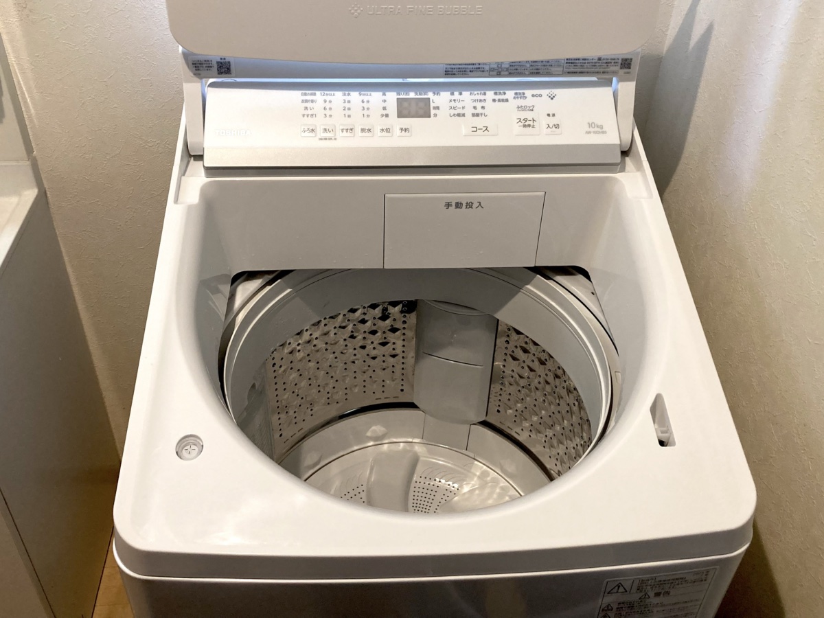 投入口も広いし、上から出し入れするのがこんなにラクとは!