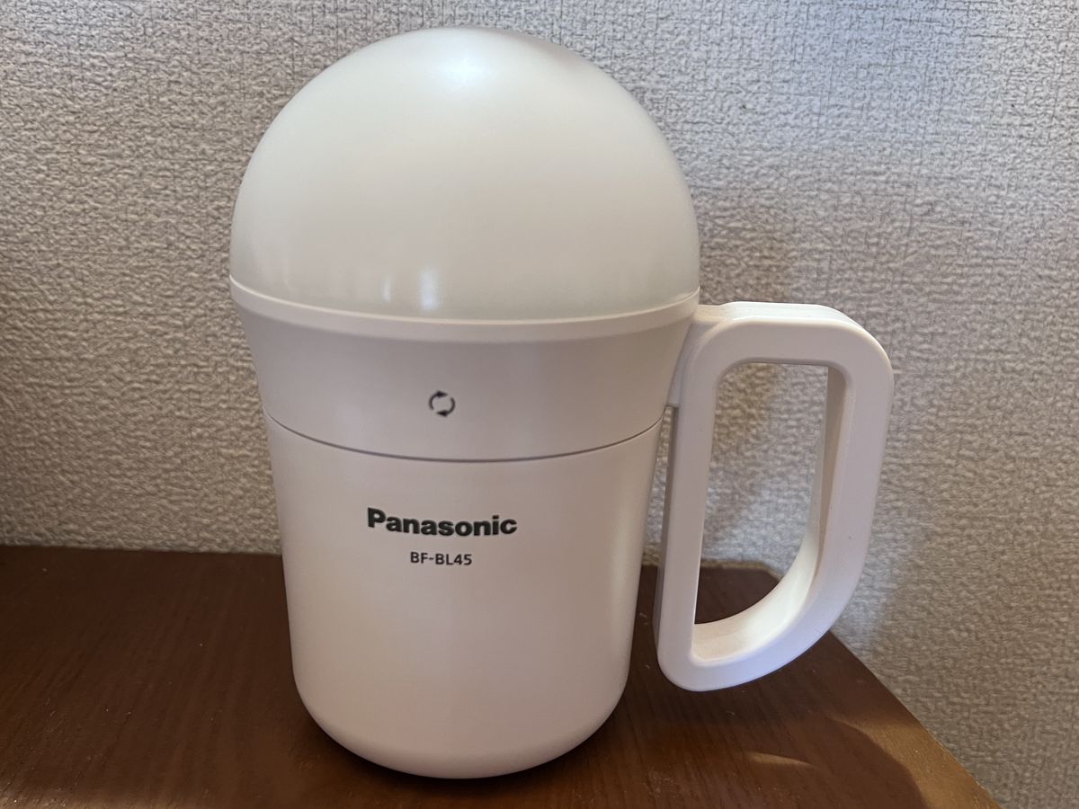 でかランタンはハンドルが大きく、懐中電灯としても使えることが見た目で分かります