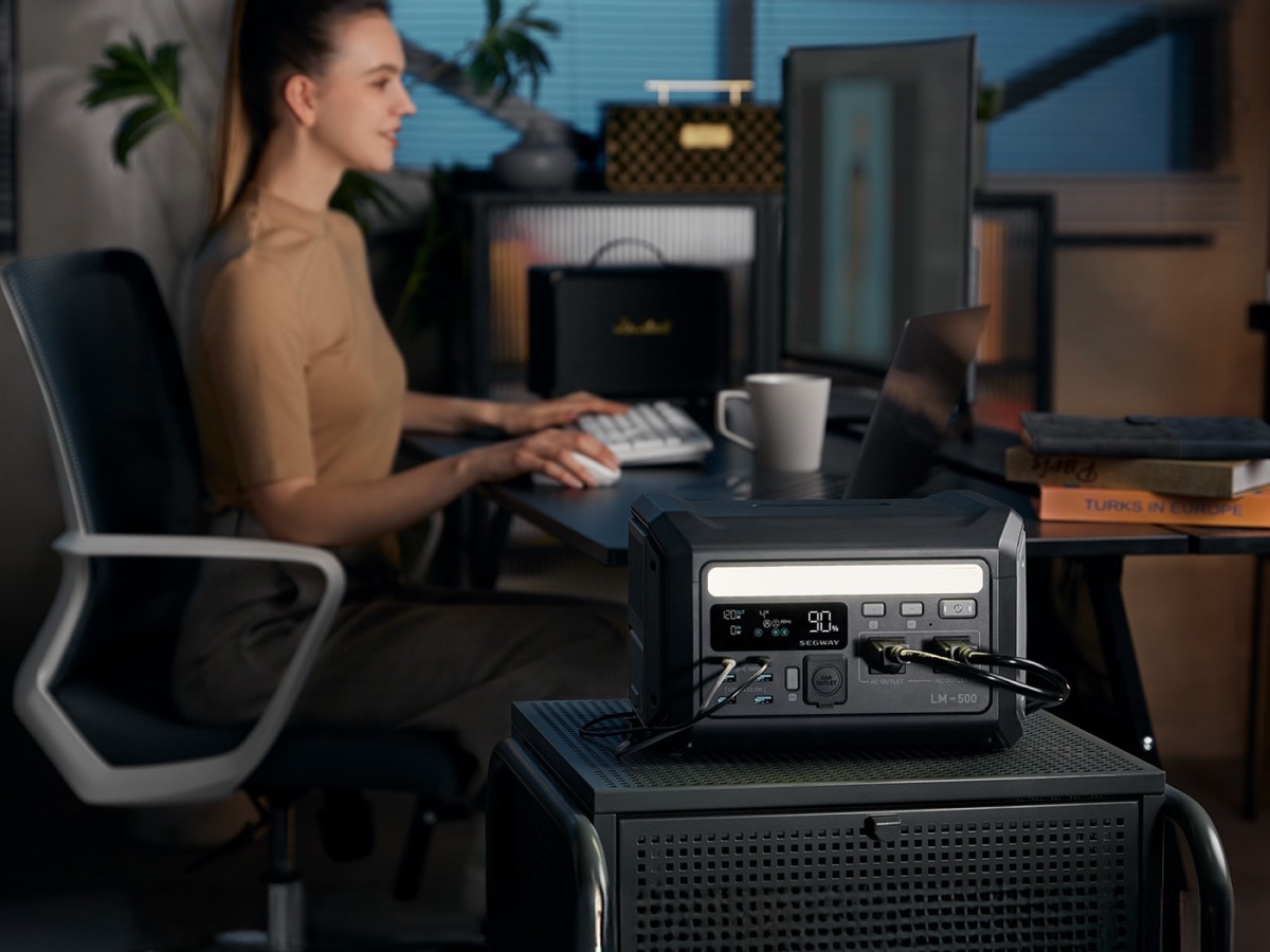 UPS機能を搭載し、停電時も自動で給電を継続