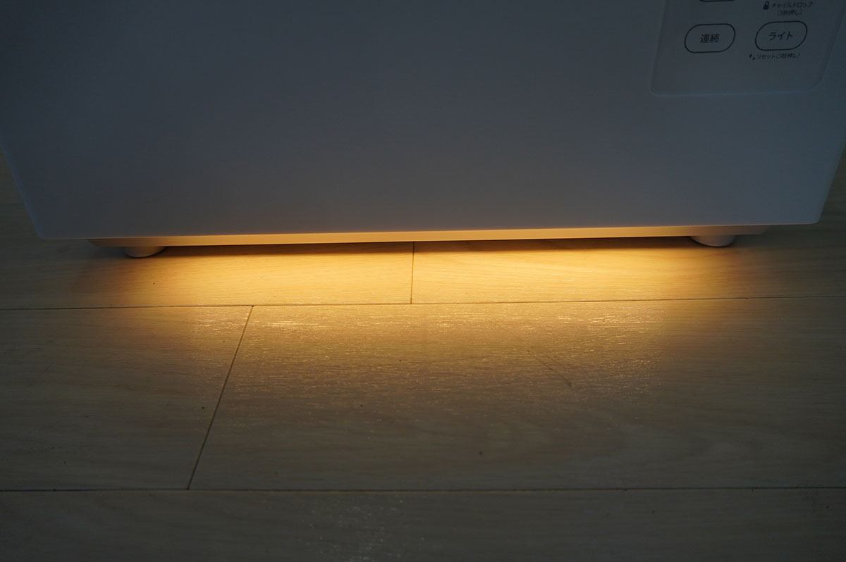 このフットライトがとても便利で気に入っています。落ち着く色合い