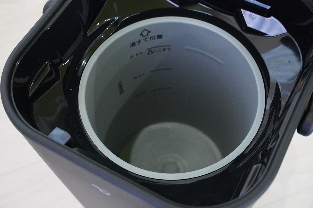 中身は電気ポットと同様で、フィルターなどはありません