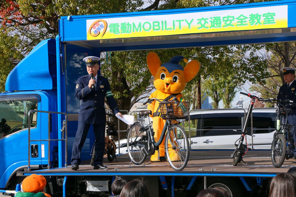 見慣れたデザインの電動アシスト自転車。法的にはアシストのない自転車と同様に走行可能