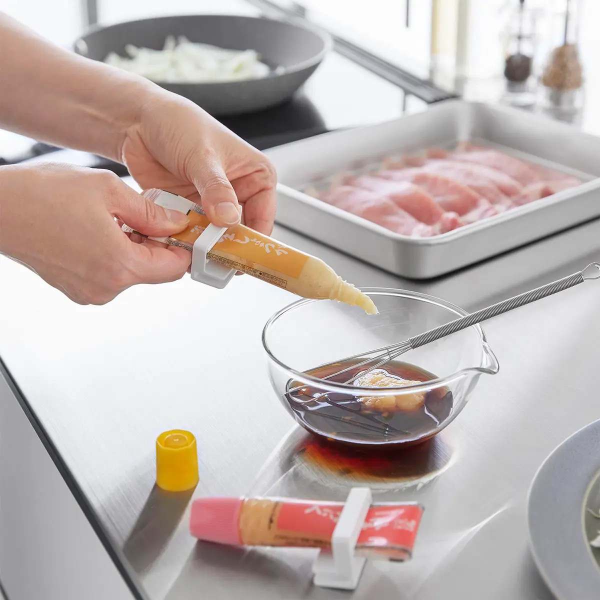 チューブの中身を最後まで絞り出しやすい