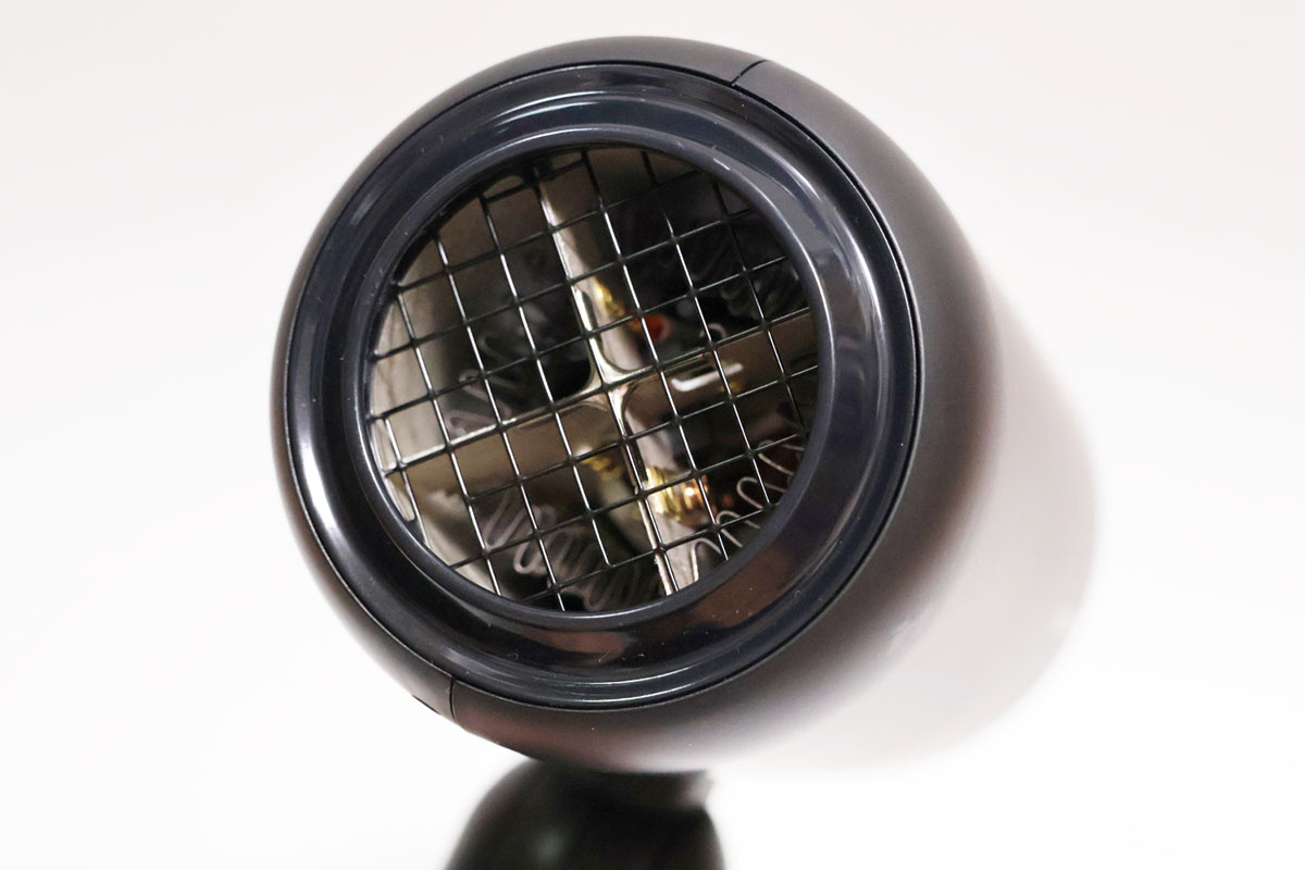 吹出口の内側には、ゴルフボールの表面にも採用される「ディンプル(くぼみ)」を配置しています