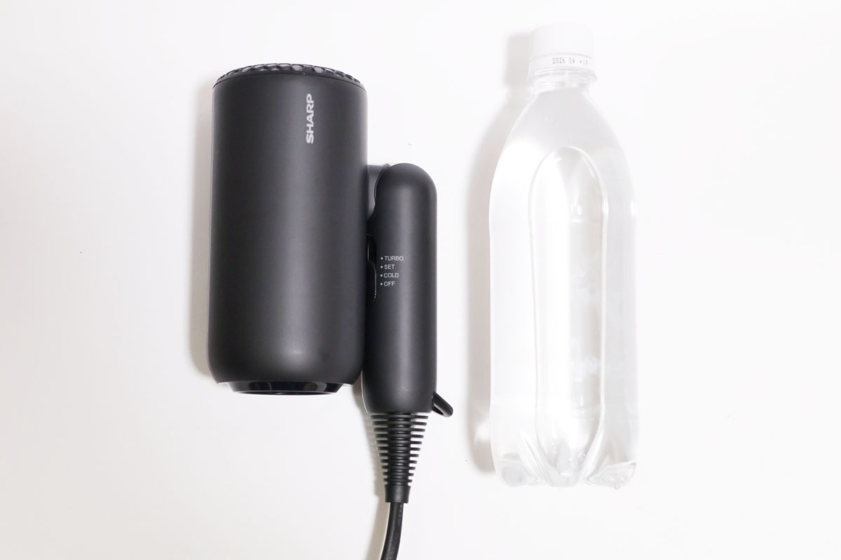 本体サイズは74×151×197mm(幅×奥行き×高さ)