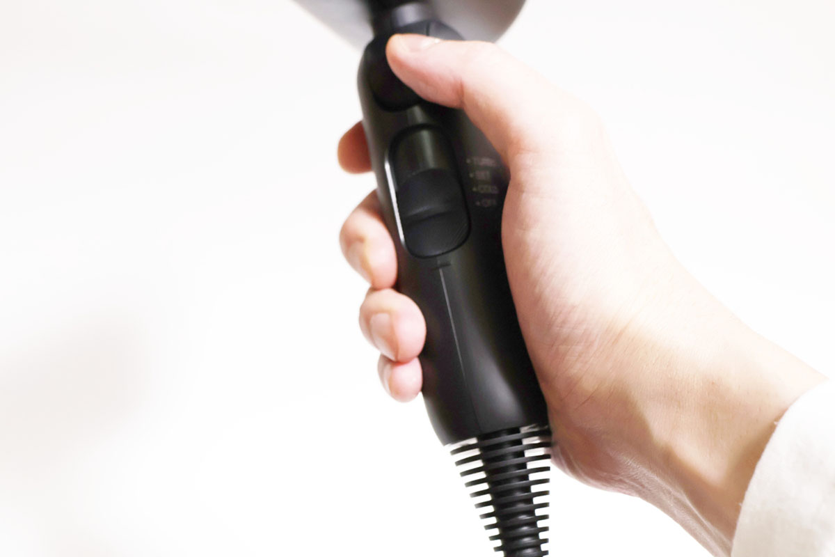 スライド式のスイッチで誤作動も起こりにくい