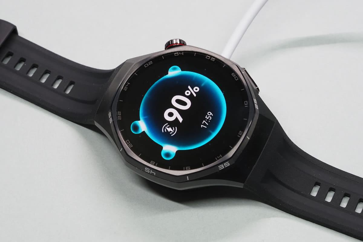 充電中の様子。満充電まで最長でも約90分です