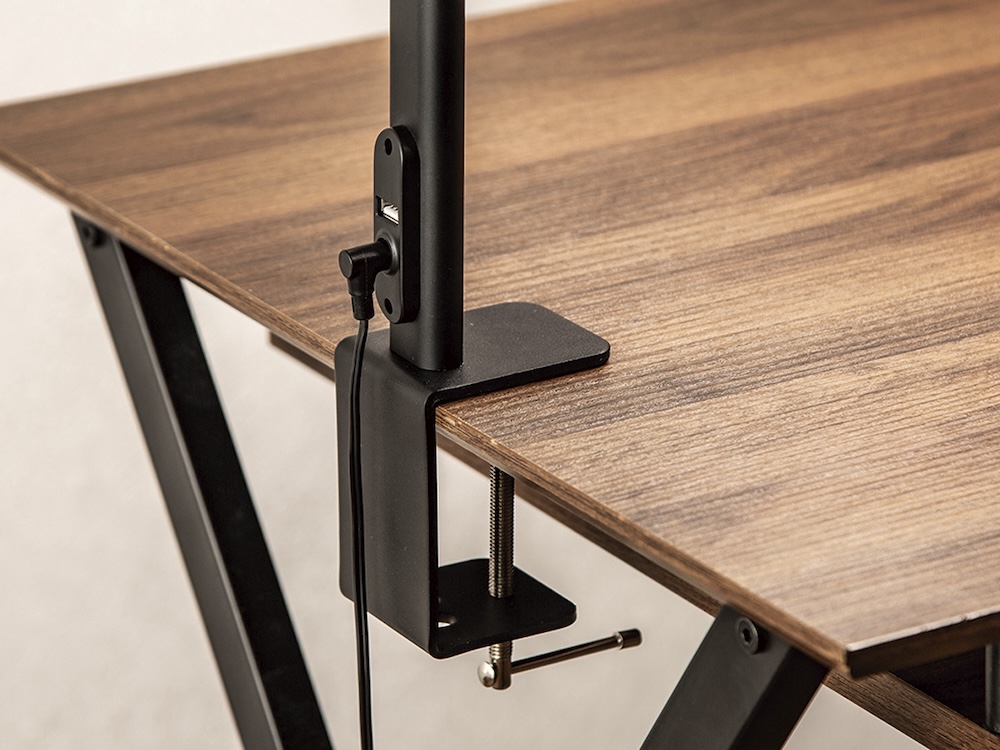 「DS521S」は、スタンド式のほか、クランプ式でも設置できる