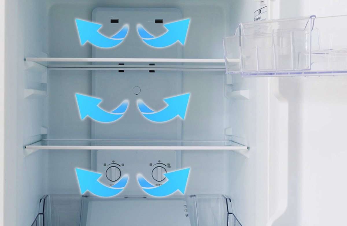 食材を整理しやすい冷蔵室。ファン式のため霜取り不要