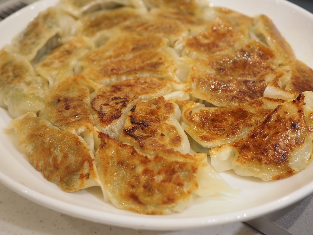 全体にきれいな焼き目がついた餃子