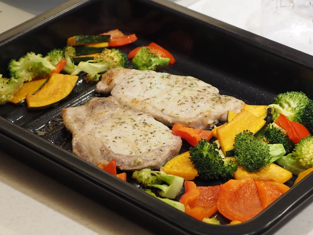 完成した「豚肩ロースと野菜のオリーブオイル焼き」