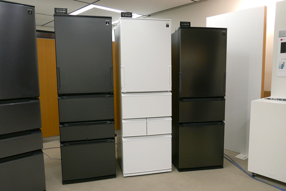 オートクローズどっちもドアを採用したプラズマクラスター冷蔵庫