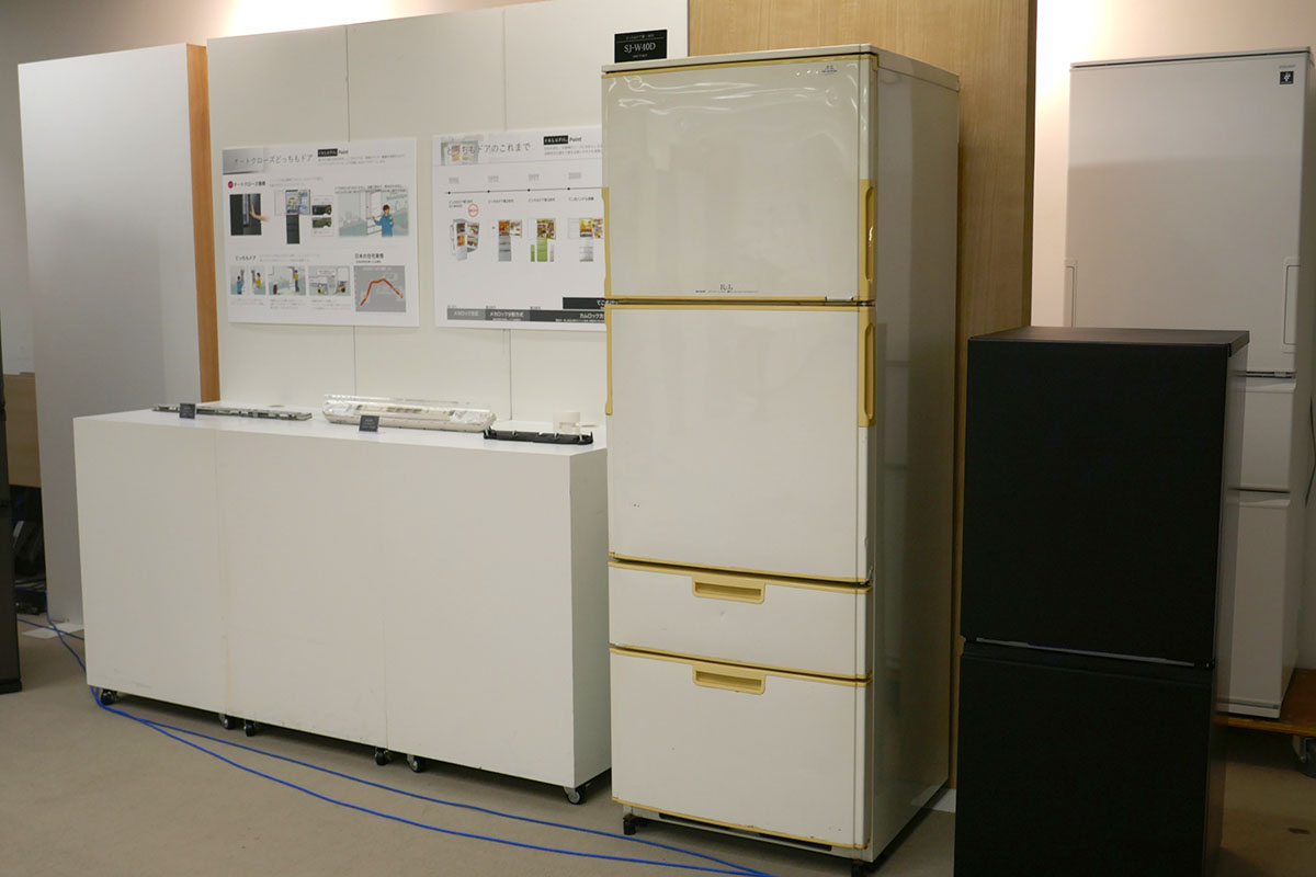 どっちもドアは今年で38周年。写真は初代どっちもドア採用機