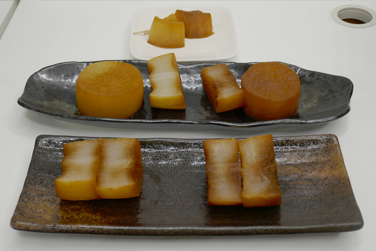 写真右が味しみ冷凍モードで冷凍した後に調理したもの。より濃く味が染みているように見える