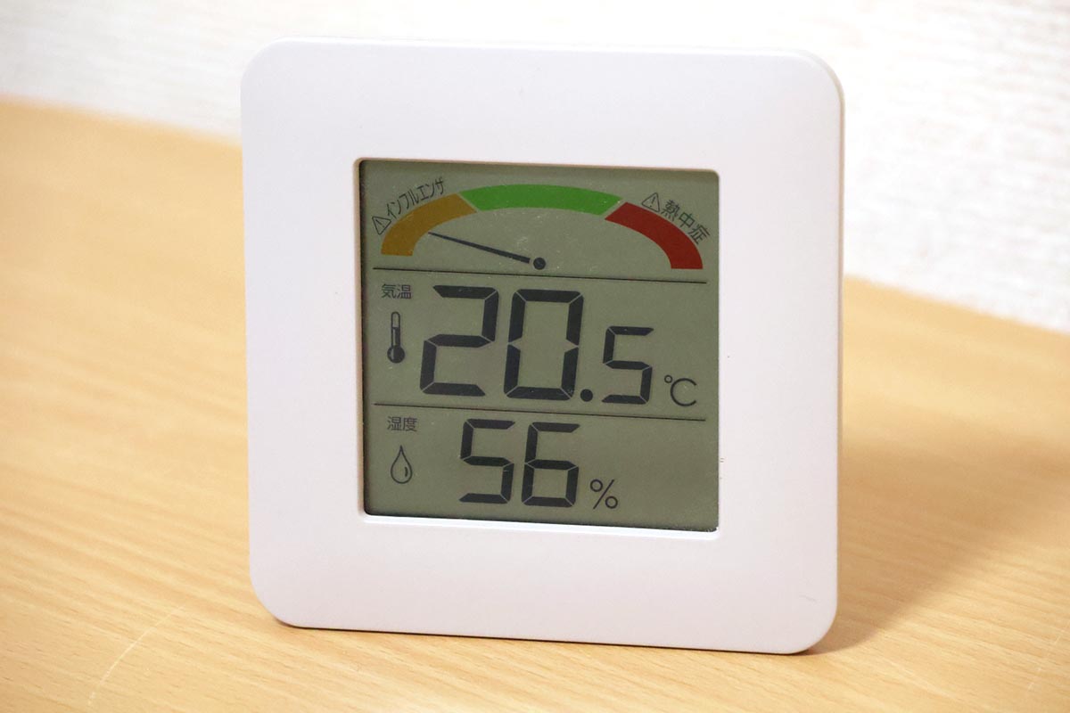 湿度42%、室温20.1℃の6畳間の自室で窓とドアを締め切った状態で「強モード」運転を30分行なったところ、湿度は56%まで上昇。加湿力も十分でスピーディーに加湿できました