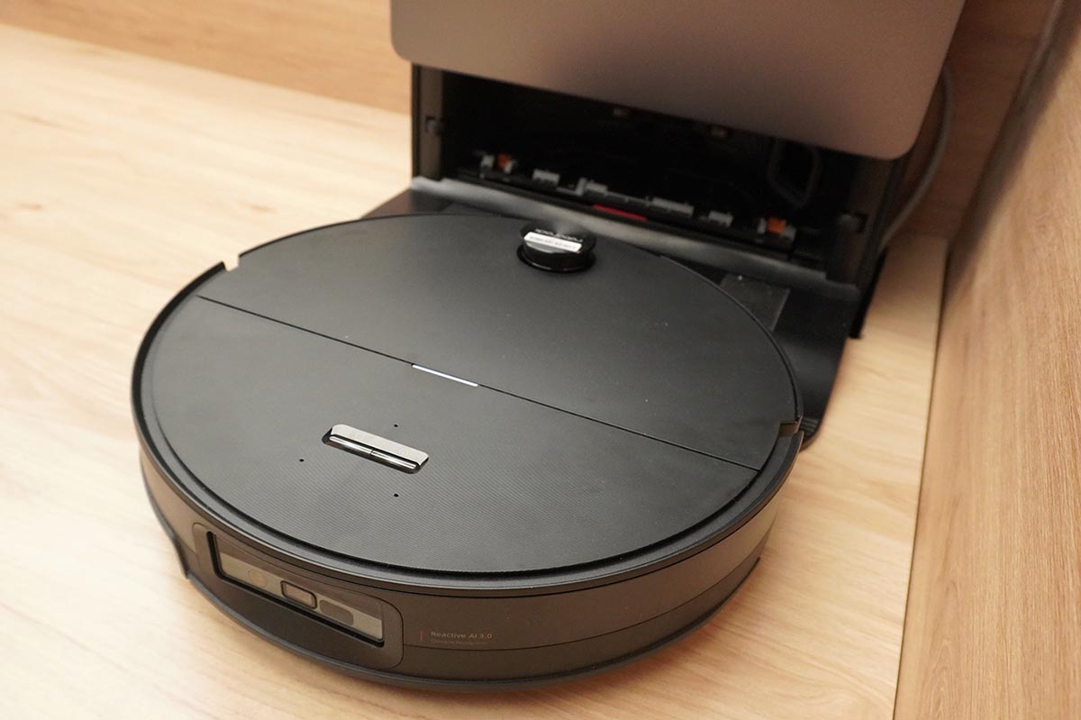 水拭きモップに新しい技術を採用した「Saros 20 Sonic」