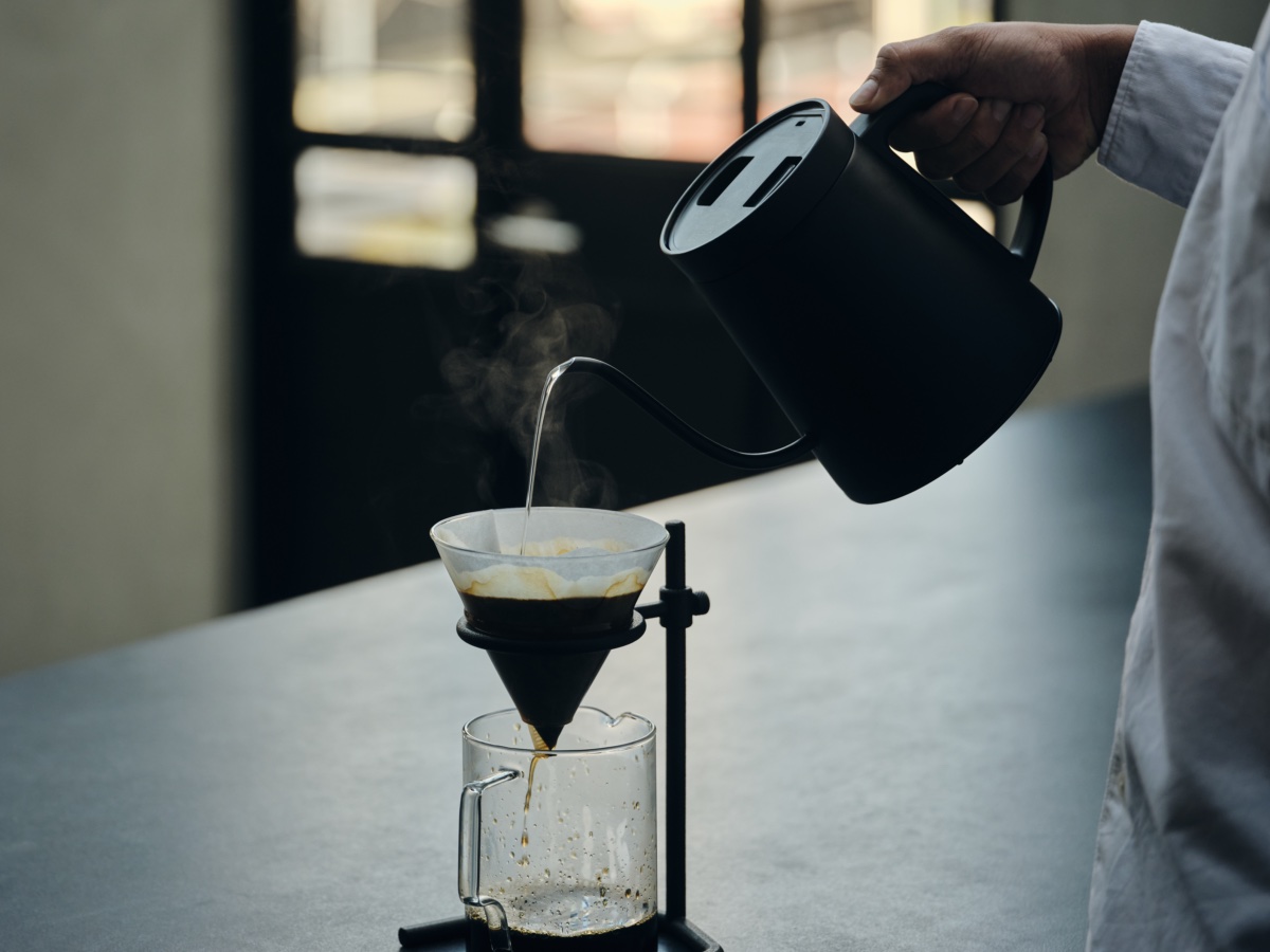 コーヒーのハンドドリップに最適な細口ノズルを採用
