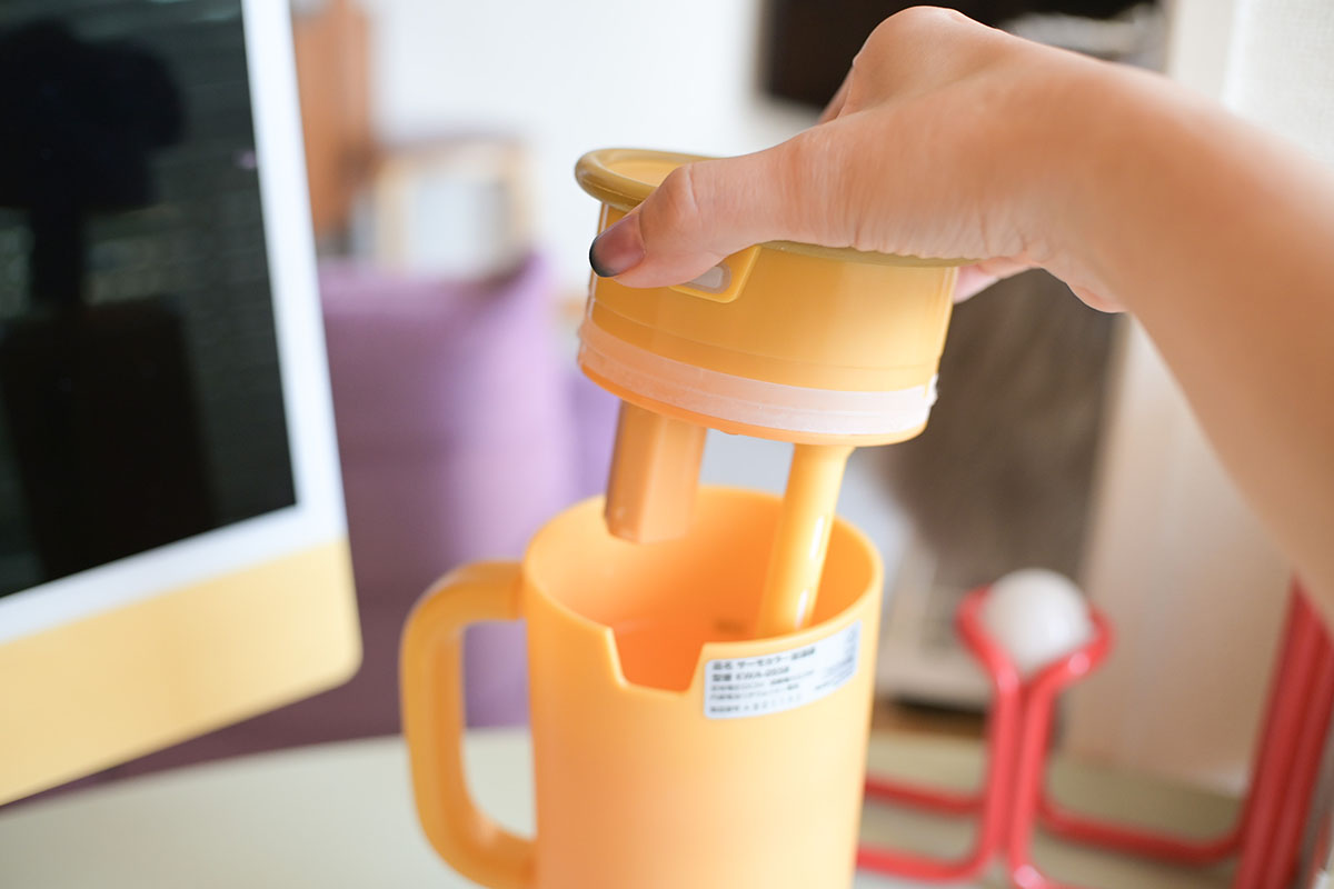 給水時には、蓋になっている部分をガバッと取り外します