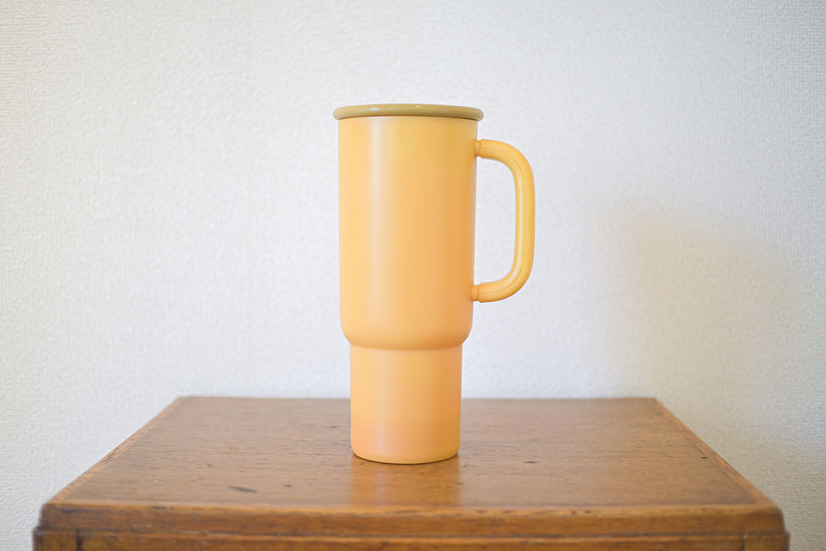 スタバのベンティサイズ向けタンブラーみたいな感じ。ほぼ見た目はそれ