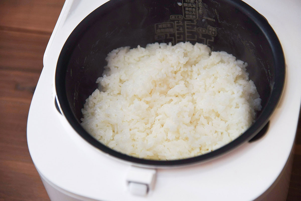 炊飯器の保温モードで8時間以上放置したごはん