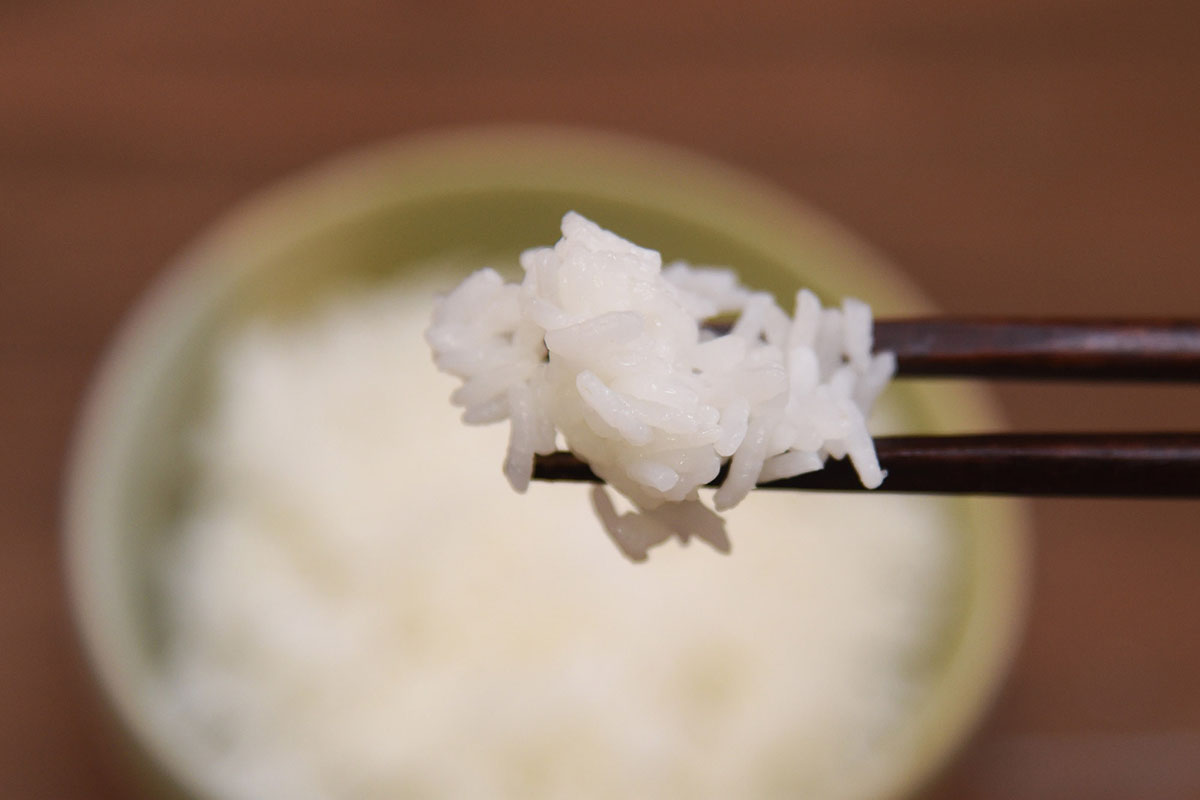 ふだん食べているごはんよりもう少しあっさりした印象を受けましたが、パサパサ感もなく総じておいしく食べられました